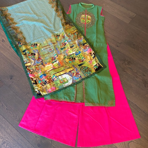 Indian dress. - Picture 4 of 8